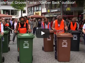 【演奏】259万回再生!あっという間に人だかり!ゴミ箱や日常品を使ったパフォーマンス! 18 20151225