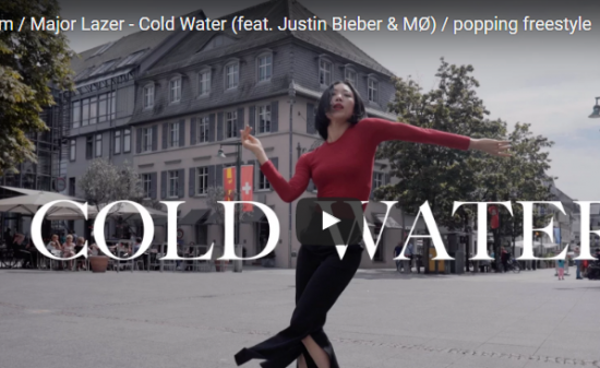 【ダンス】韓国人気ダンサーLia Kimが歩行者・自転車が通る街中で様々なジャンルを踊る心掴む動画！