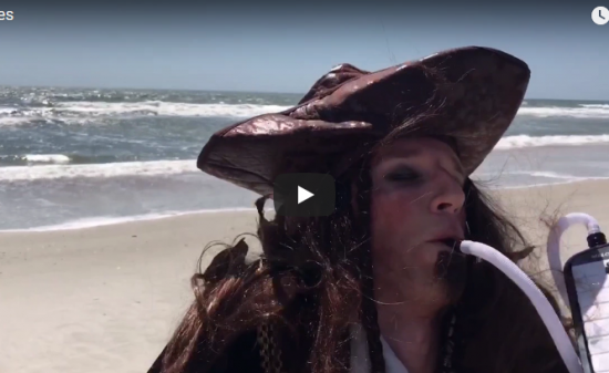 【演奏】鍵盤ハーモニカ演奏で注目を浴びているMelodica Menのパイレートオブカリビアンもオモロー！