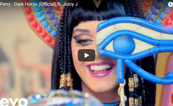 【歌】24億万回再生！ケイティ・ペリーの世界的にヒットしたDark Horseがスペクタルで心響くメッセージ
