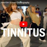 Jane KimがTXTのTinnitusで華麗なダンスでスタジオを熱くする！