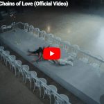 チャーリーXCX「Chains of Love」現実が崩れていく美しい映像の引力